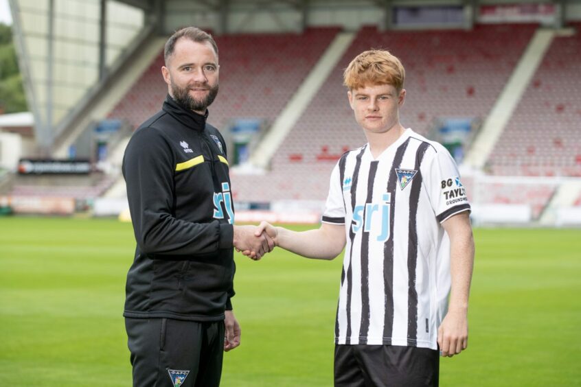 James McPake with his latest signing Ben Summers, who joined on loan from Celtic. Image: Craig Brown/DAFC.