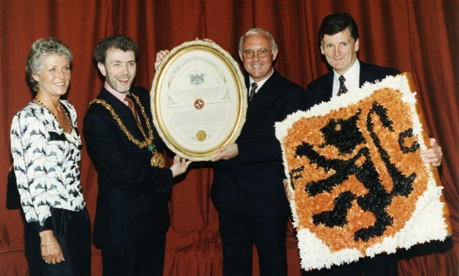 Doris McLean, Lord Provost Tom McDonald, Jim McLean and Andy Roxburgh at the ceremony. Image: DC Thomson.