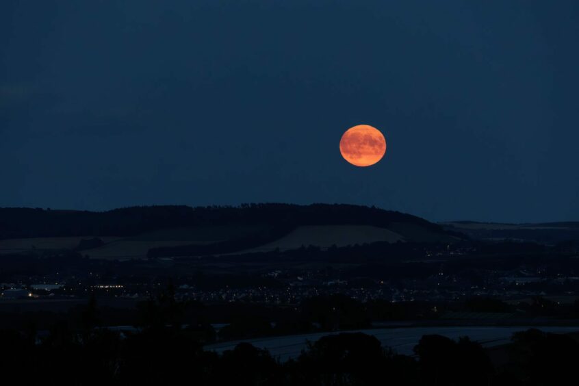 Super blue moon over Tayside and Fife 