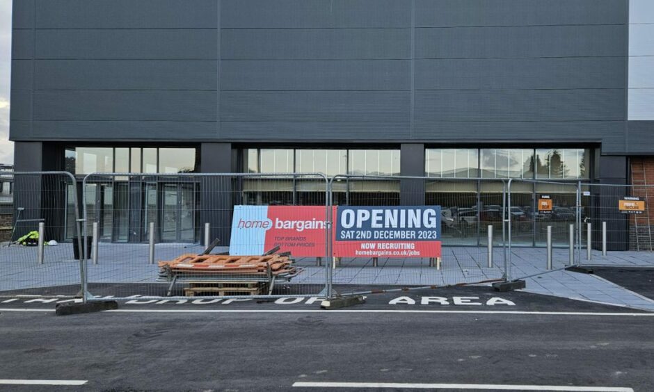 New Dundee Home Bargains will open before Christmas at The Stack Retail Park