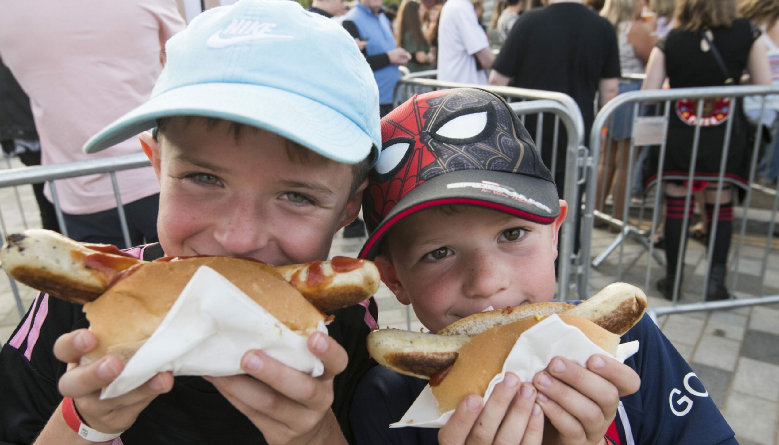 Hot Dog smiles from two youngsters at the Sausage and Cider Festival took place on Friday Night at Dundee's Slessor Gardens.