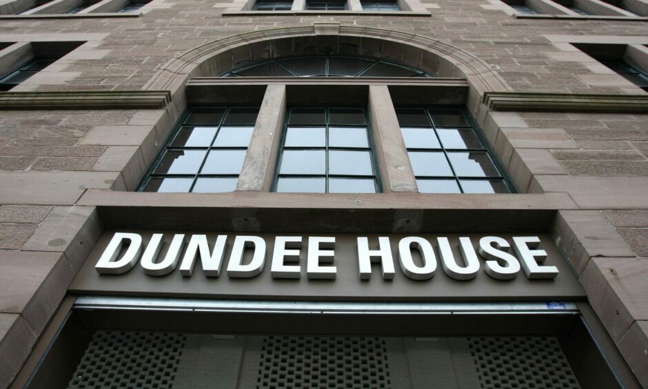Dundee House sign
