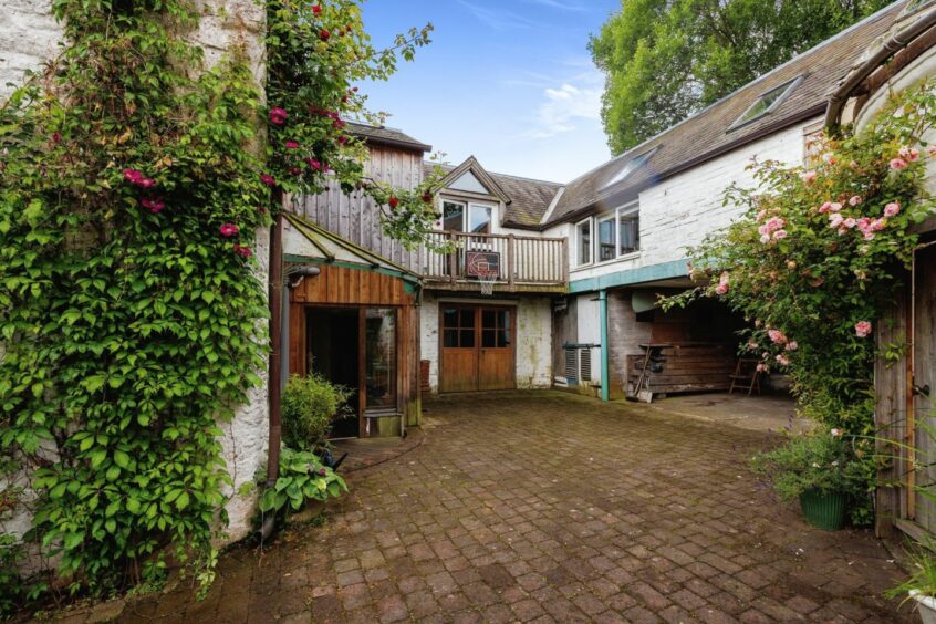 The house has a courtyard.