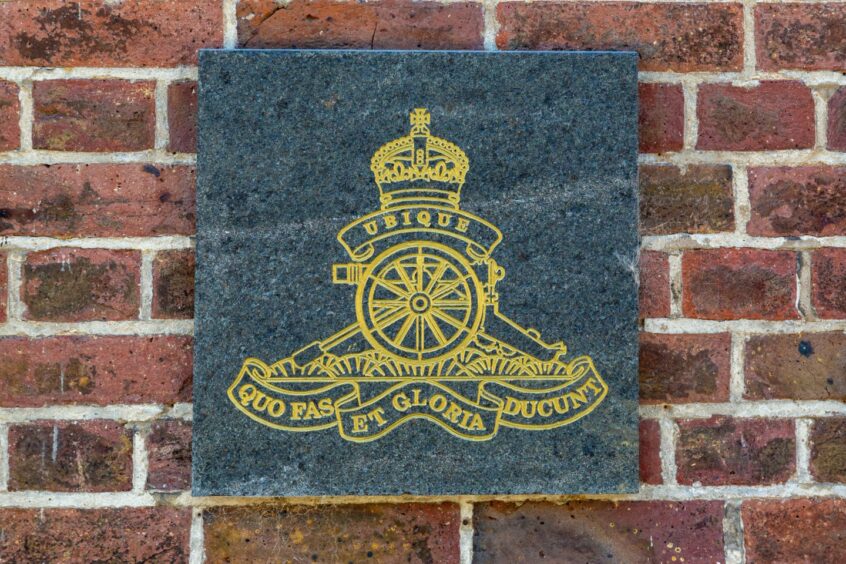 The crest of the Royal Artillery