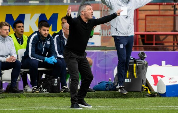 Dundee boss Tony Docherty in the dugout against Kilmarnock. Image: SNS