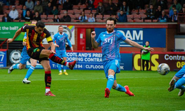 Dunfermline's Joe Chalmers in action versus Partick Thistle. Image: SNS.