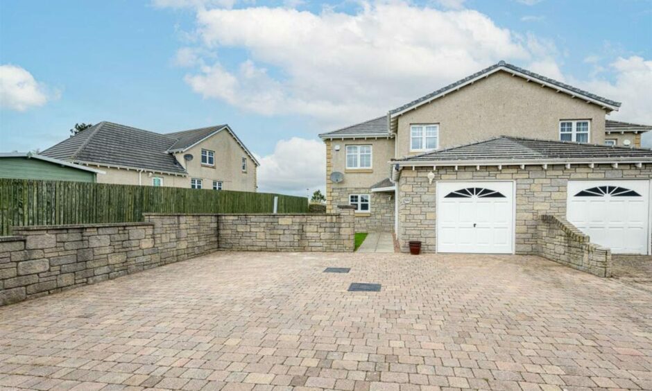 House in Dundee overlooking Ballumbie Golf Course.