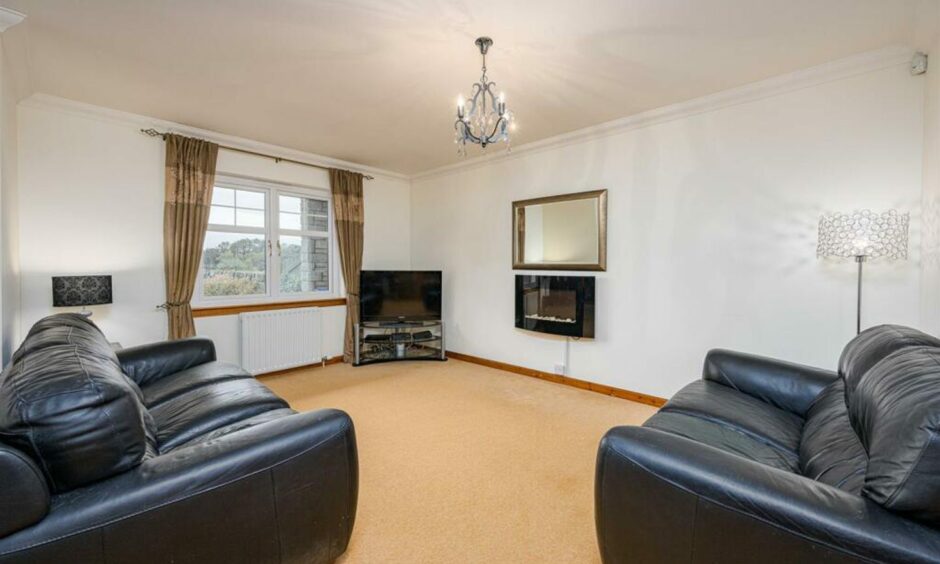 Sitting room in house in Dundee overlooking Ballumbie Golf Course.