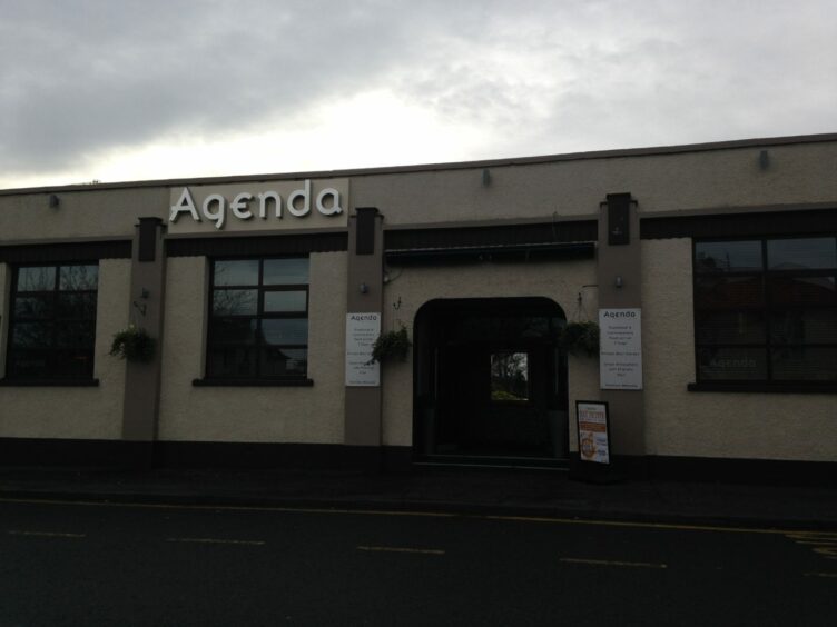 Agenda bar, Leven.