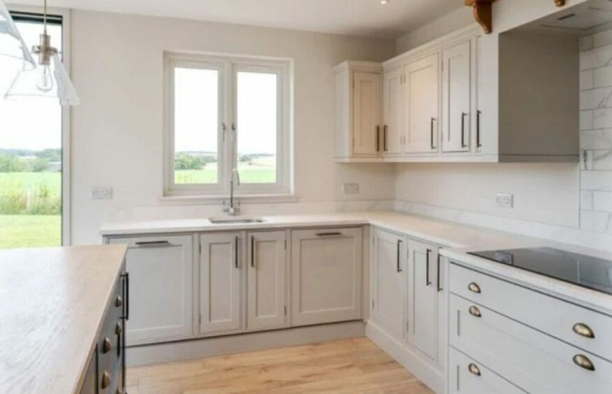 Another image of the beautifully fitted kitchen. 