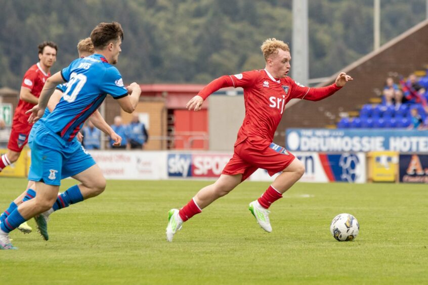 Owen Moffat, dribbling against Inverness, was Dunfermline's final signing of the summer transfer window. Image: Craig Brown/DAFC.