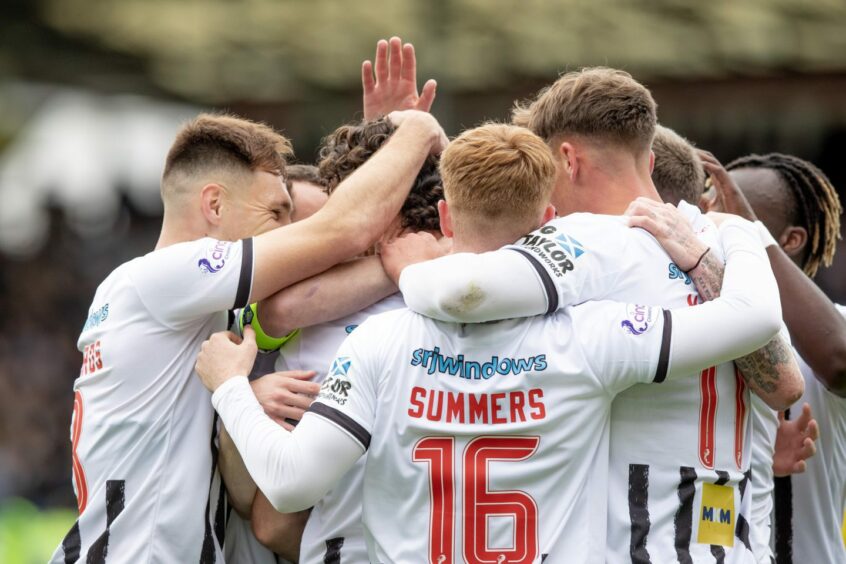 Ben Summers, currently one of the Dunfermline loan players, celebrates with his team-mates. Image: Craig Brown/DAFC.