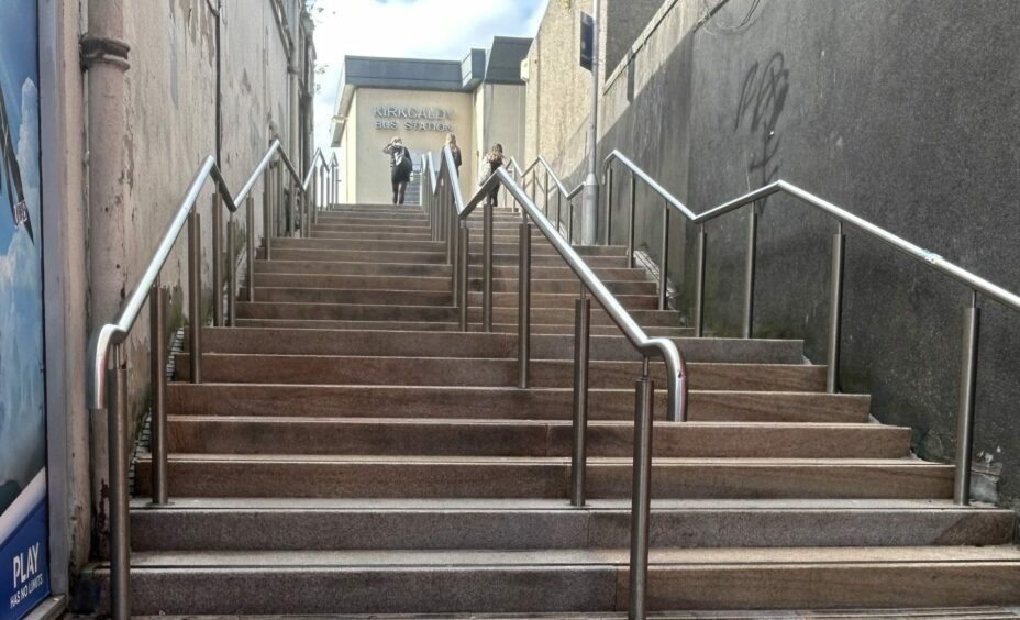 The painted steps have now been cleaned up by Fife Council. 
