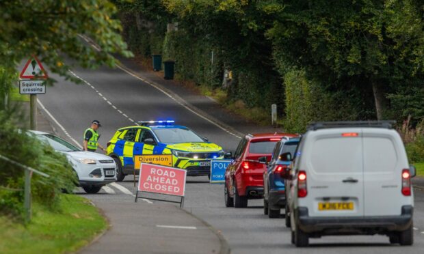 Police on Golf Course Road, Blairgowrie. Image: Steve MacDougall/DC Thomson