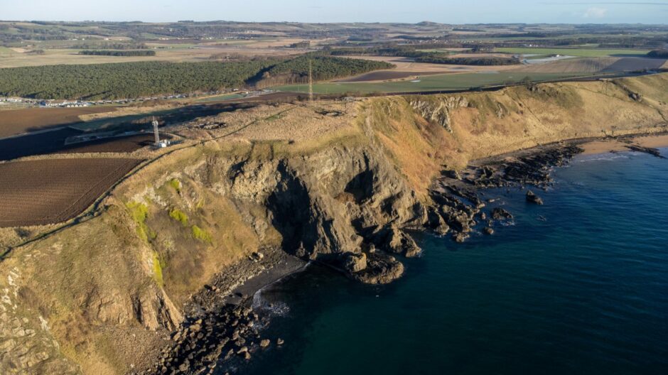 Elie coast.