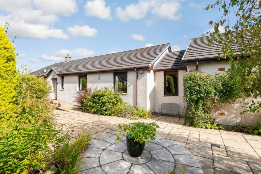 For sale Detached Balmullo bungalow offering breathtaking views