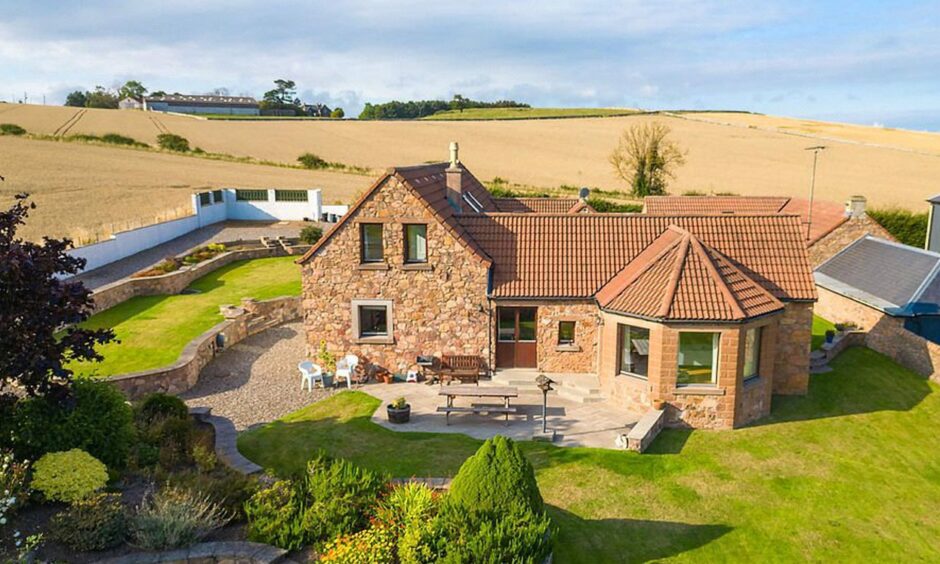 This former steading in Balmullo has been renovated and is in walk-in condition.