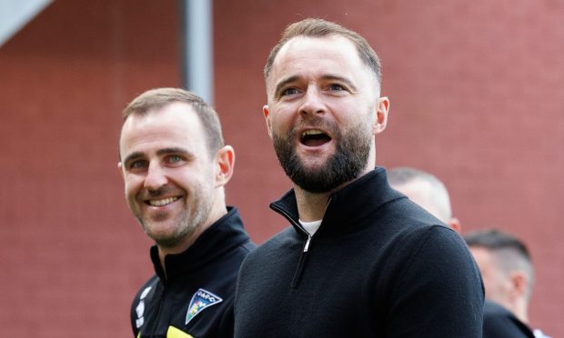 James McPake with assistant manager Dave Mackay. Image: Ross Parker/SNS Group.