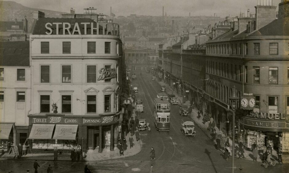 The view looking north up Reform Street in 1934. Image: DC Thomson.