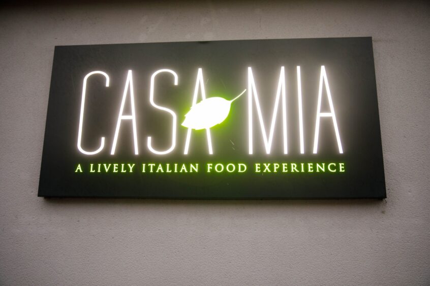 The sign welcoming diners to Casa Mia in Dunfermline.