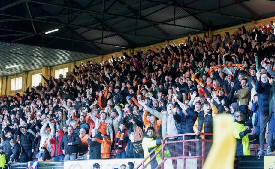 Dundee United fans at Partick Thistle.