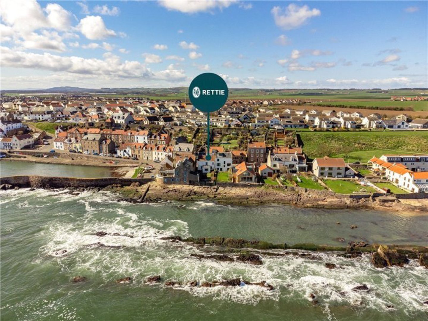 For sale Cellardyke house with garden leading to the sea