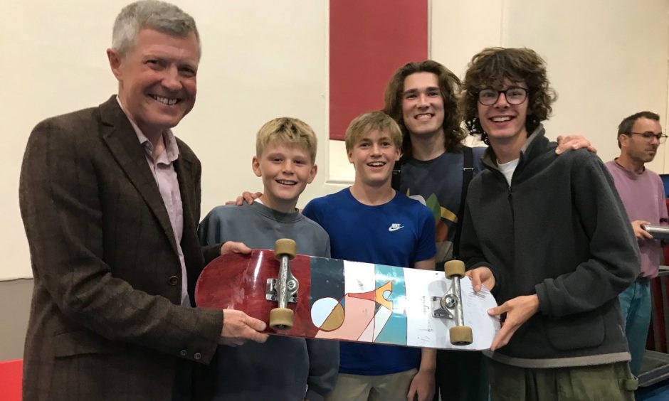 Members of Anstruther Skatepark Group with MSP Willie Rennie.