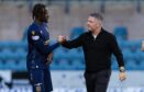 Malachi Boateng and Dundee boss Tony Docherty. Image: SNS