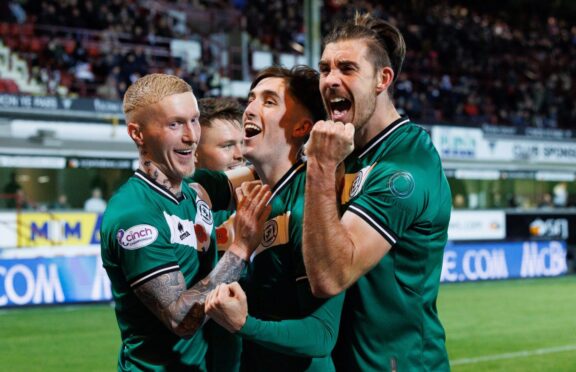 Craig Sibbald, Glenn Middleton, Chris Mochrie and Declan Gallagher celebrate Dundee United's late win at Dunfermline