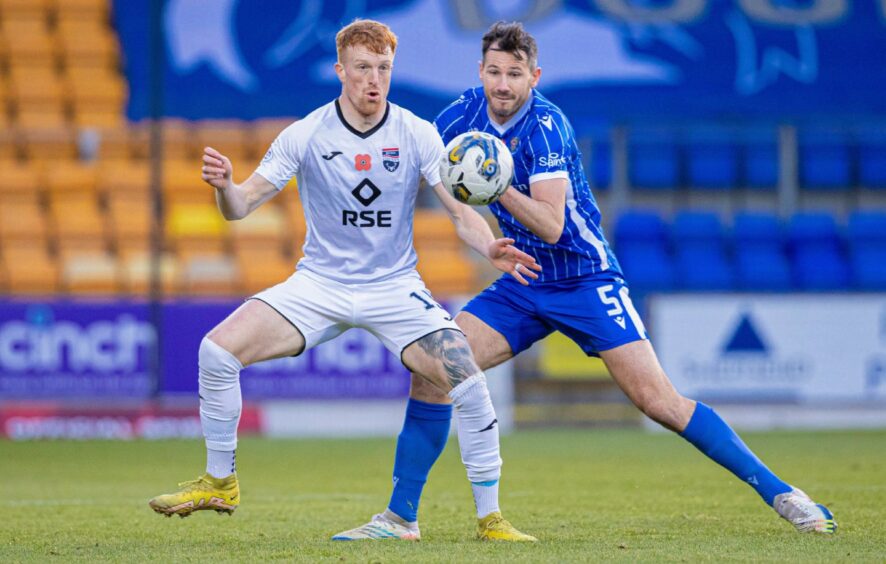 St Johnstone's Ryan McGowan and Ross County's Simon Murray in action.