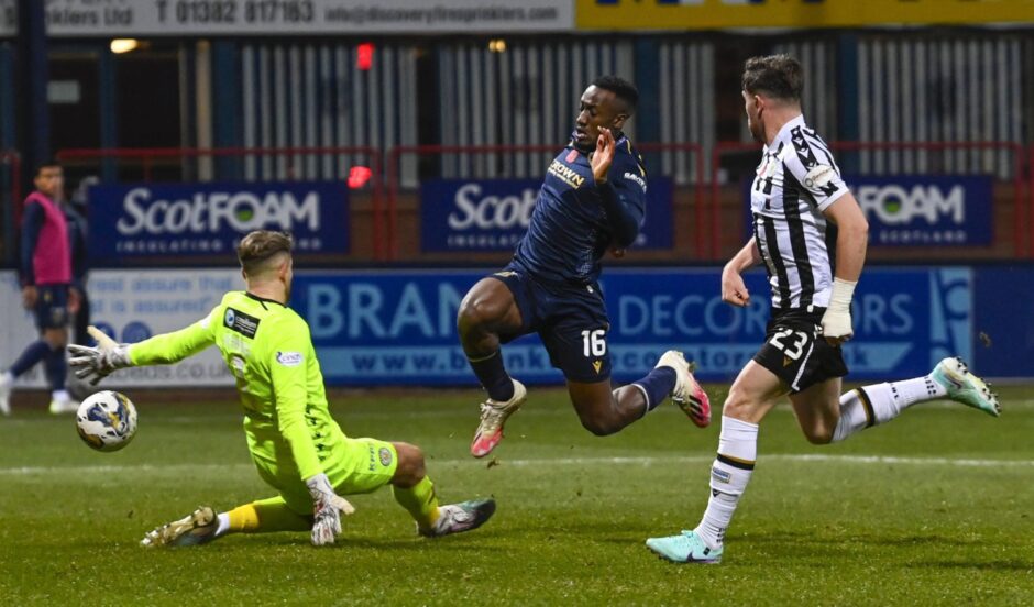 Zach Robinson completes a 4-0 thumping of St Mirren. Image: SNS