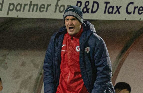 Raith boss Ian Murray said there are logistical issues with reserve football. Image: SNS.