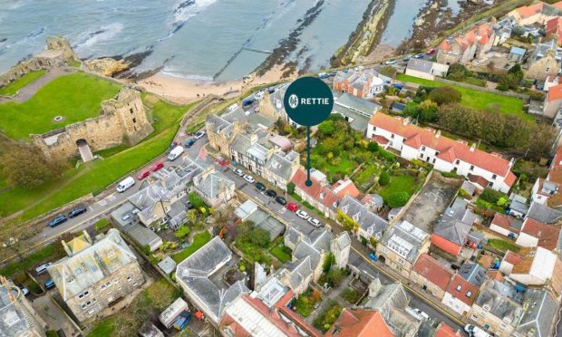 The cottage is a stone's throw from St Andrews Castle. Image: Rettie