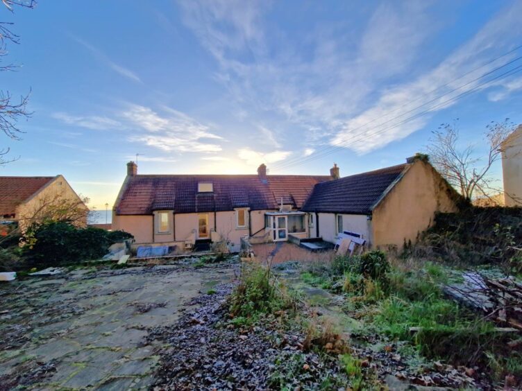 4 Cave Cottages, East End, East Wemyss, Fife, KY1 4RT