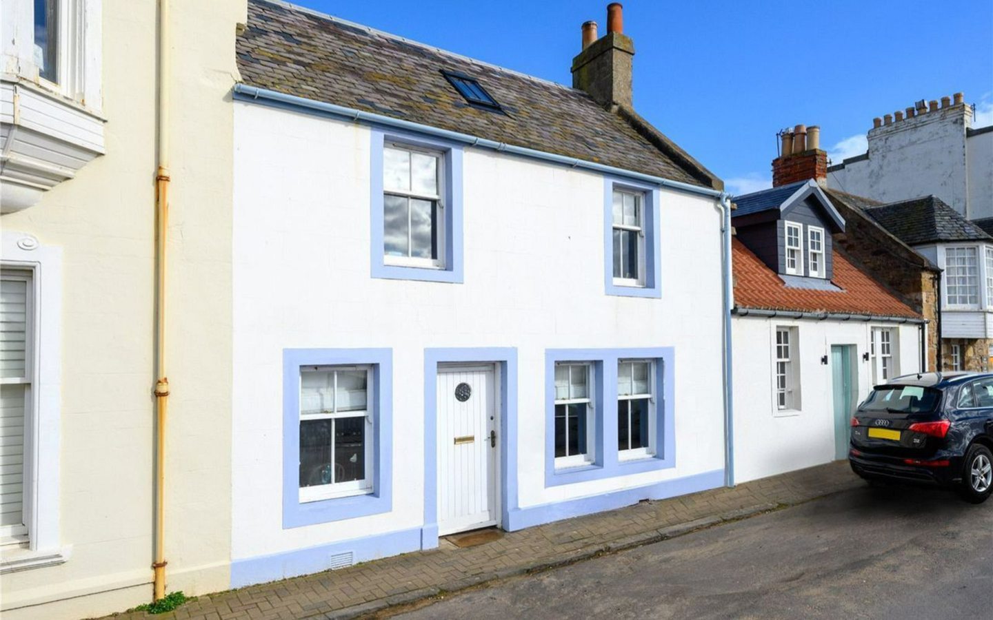Cottage with private terrace overlooking Elie beach for sale