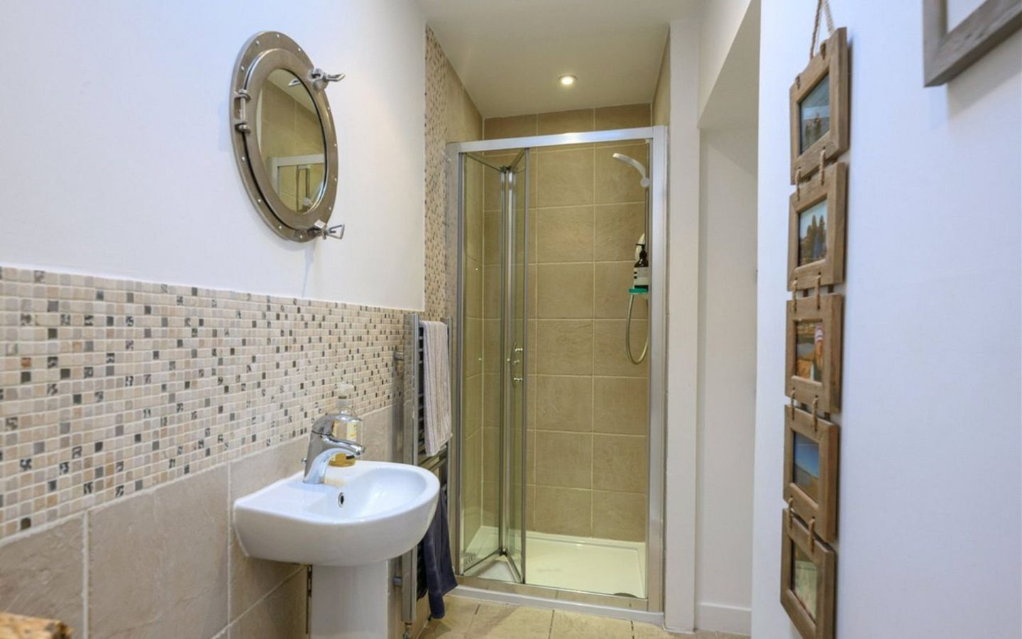 Cottage with private terrace overlooking Elie beach for sale