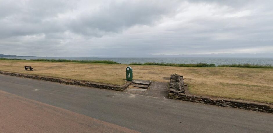Access points onto the grass will be addressed as part of the Leven Prom improvements