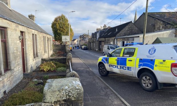 Police at Stirling Road, Milnathort. Image: Kieran Webster/DC Thomson.