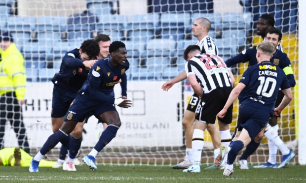 Dundee ran out 4-0 winners over St Mirren in their last fixture. Image: SNS