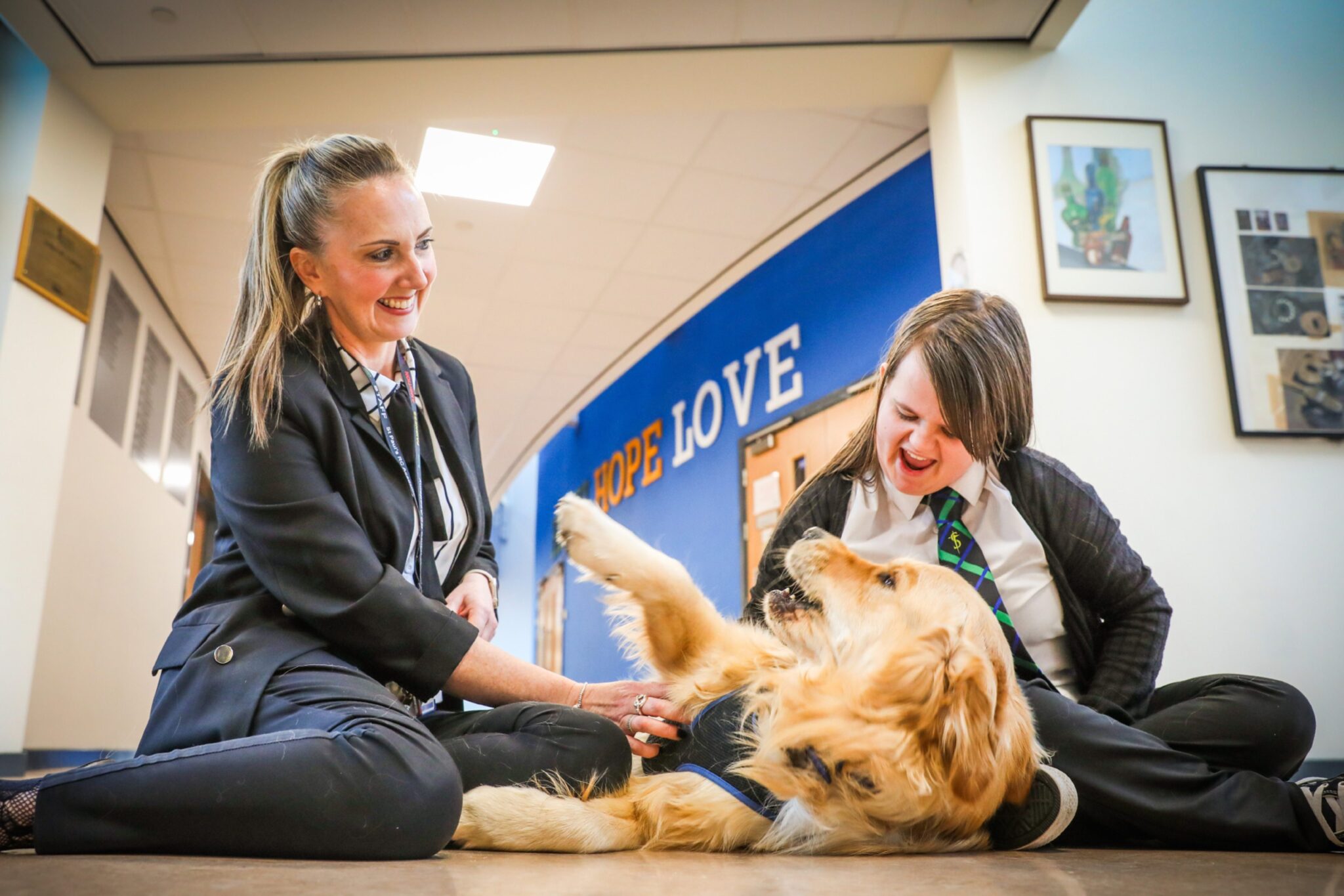 How St Paul s Academy Dog Reggie Melts Troubles Away For Katie how-st-paul-s-academy-dog-reggie-melts-troubles-away-for-katie