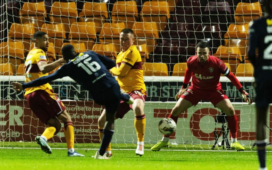 Zach Robinson came off the bench to make it 3-2. Image: SNS