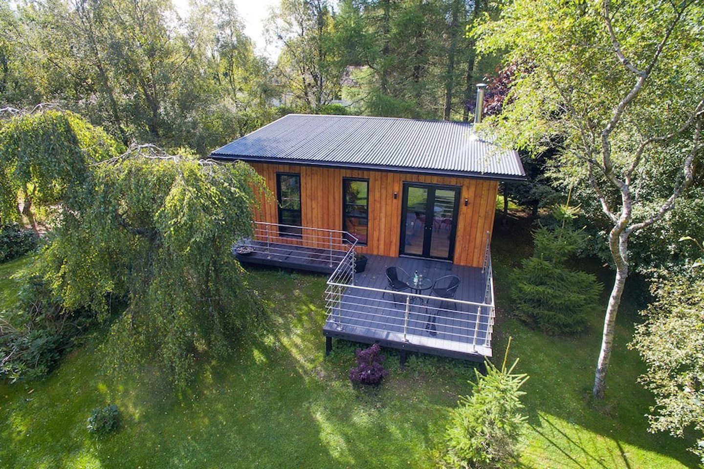 Exterior of Angus' best-rated Airbnb: Rowanbank Cabin in Auchterhouse.