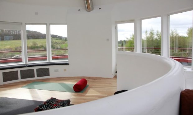 Bothy at an Airbnb near Blairgowrie offers guests the use of a yoga room.