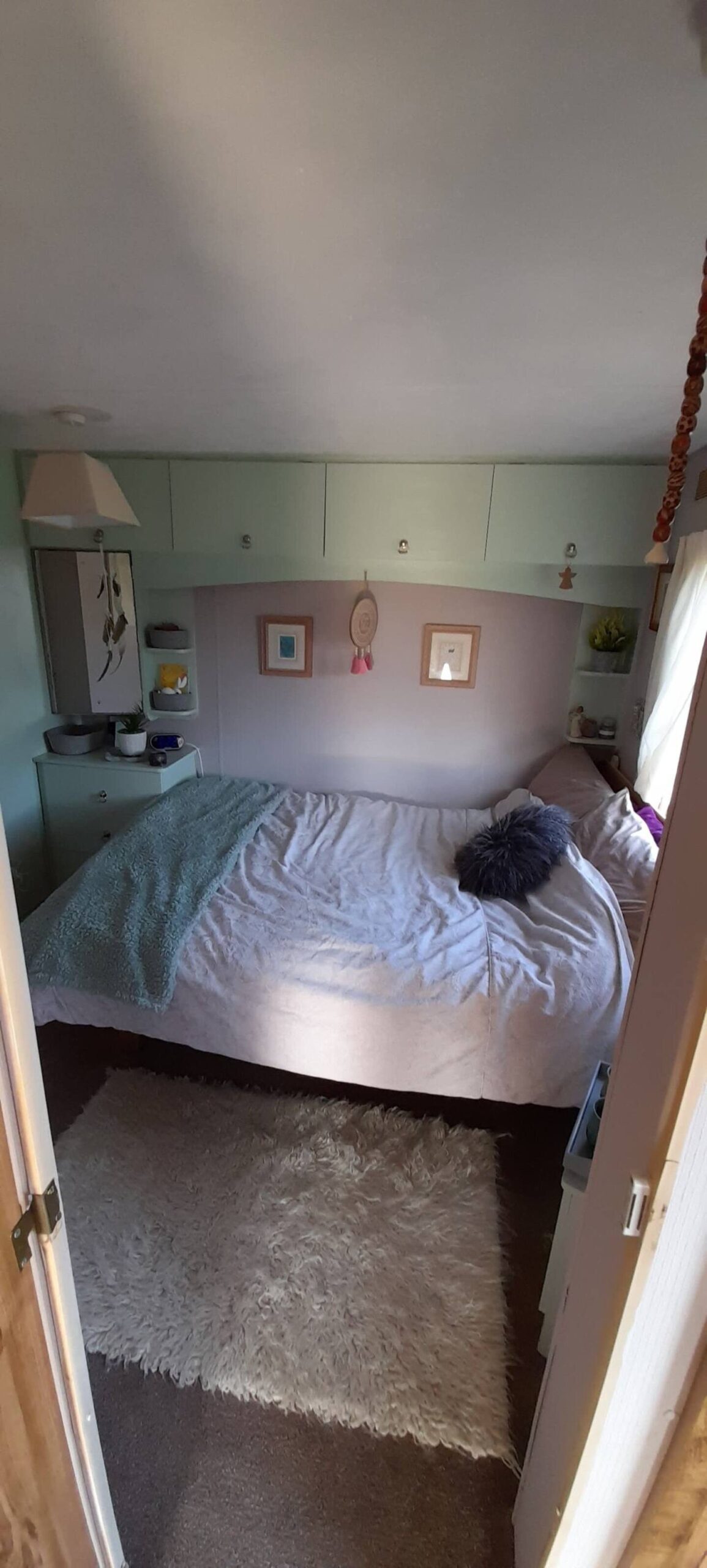 Bedroom featuring large double bed in the Angus Airbnb.