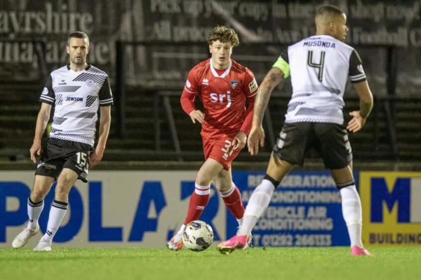Jake Sutherland gets on the ball for Dunfermline during his debut against Ayr United on December 30. Image: Craig Brown / DAFC.