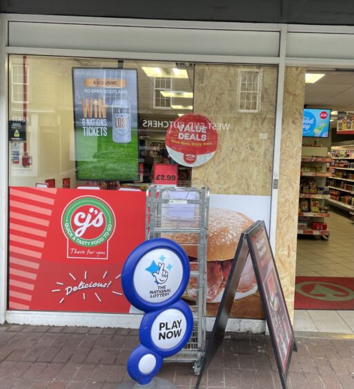 Break-in to Spar, Perth Road, Dundee