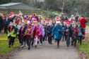 Inch View primary pupils in Santa hats running on Perth's South Inch