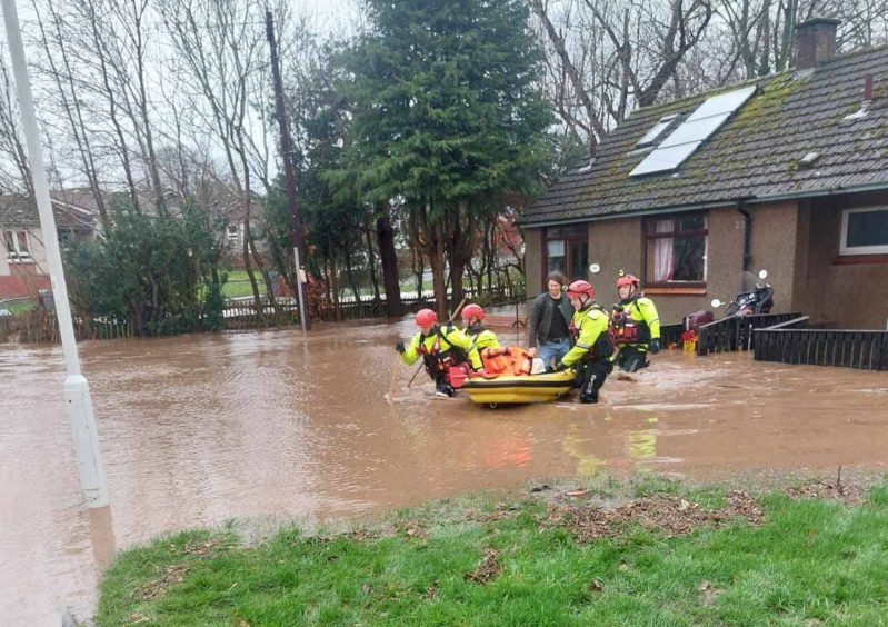 Residents are evacuated from Kinloss Park in Cupar