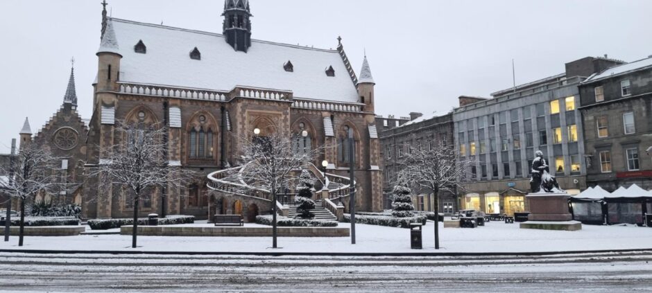 Snow fell prior to Christmas Day in Dundee last year