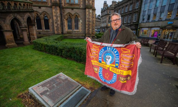 Mike Arnott, secretary of Dundee Trades Union Council at International Brigades Memorial in Dundee. Image: Image: Steve MacDougall/DC Thomson.